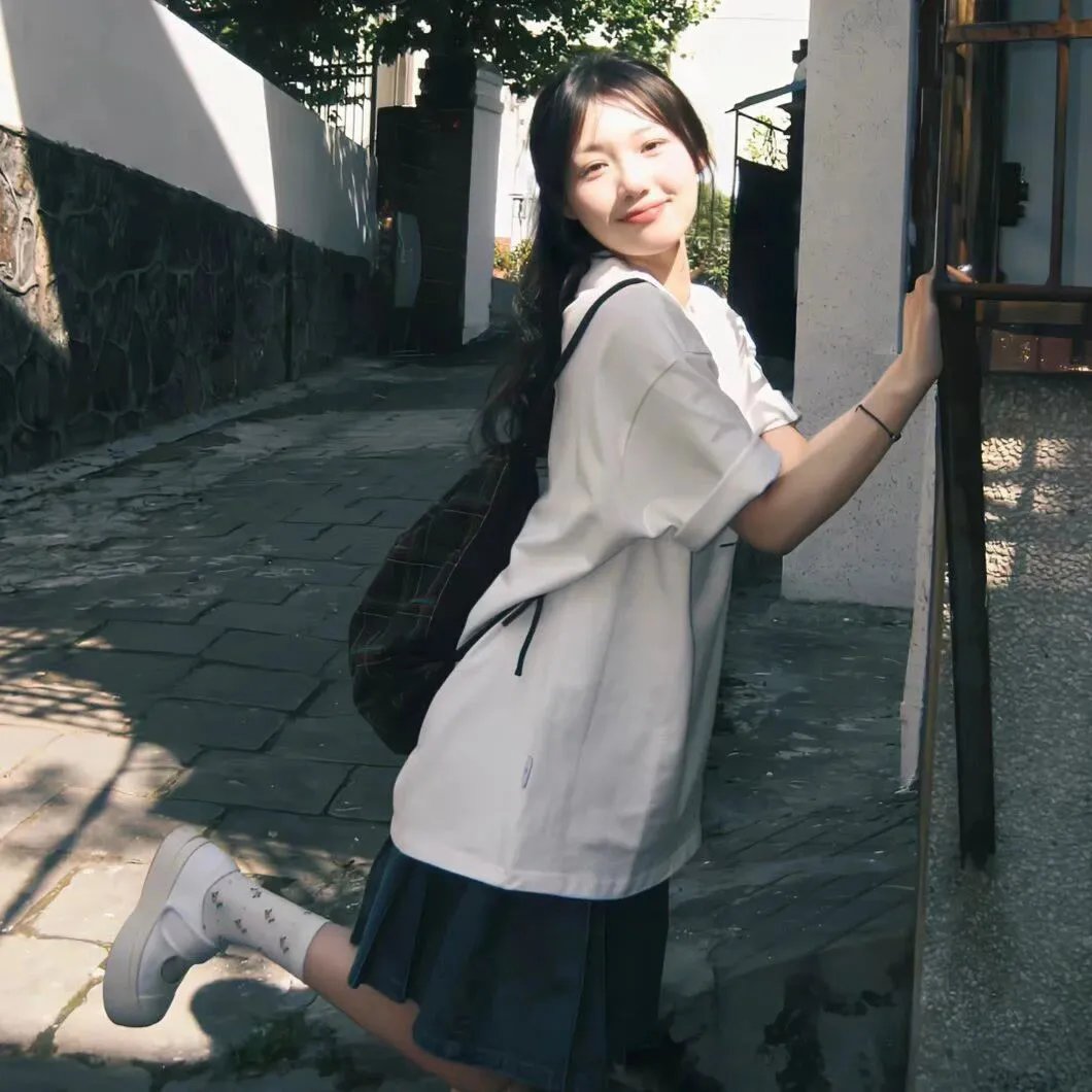 小安妮封面