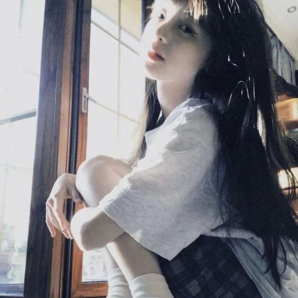 另一个女人封面